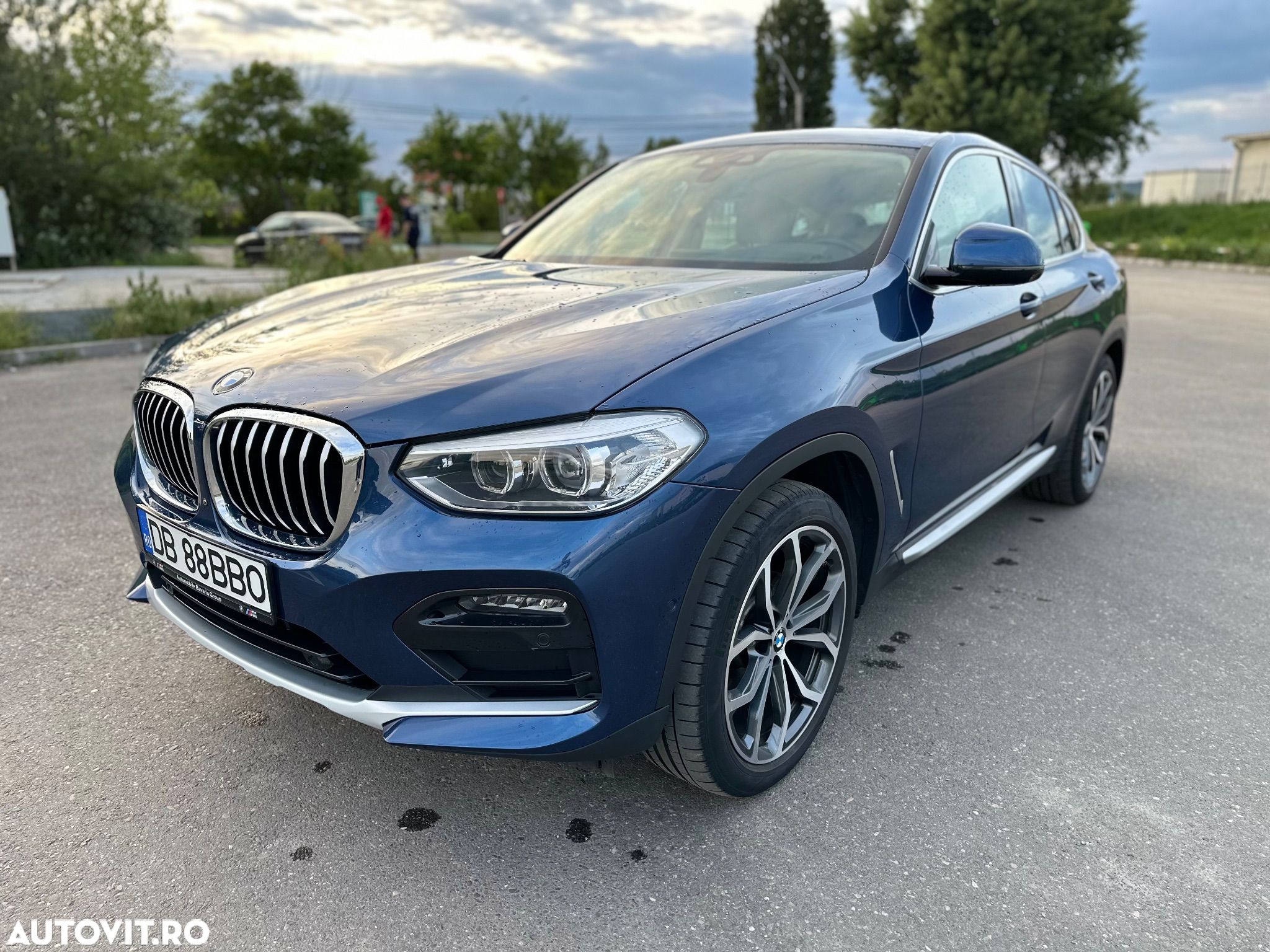 BMW X4 xDrive20i AT xLine - 1