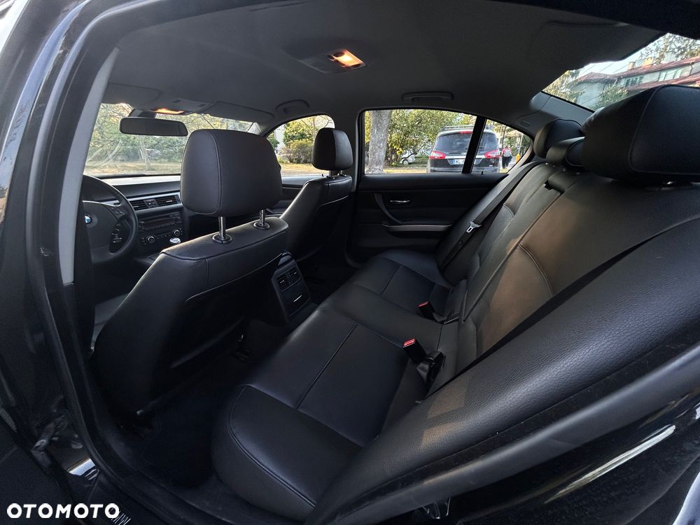 BMW Seria 3 318d - 13