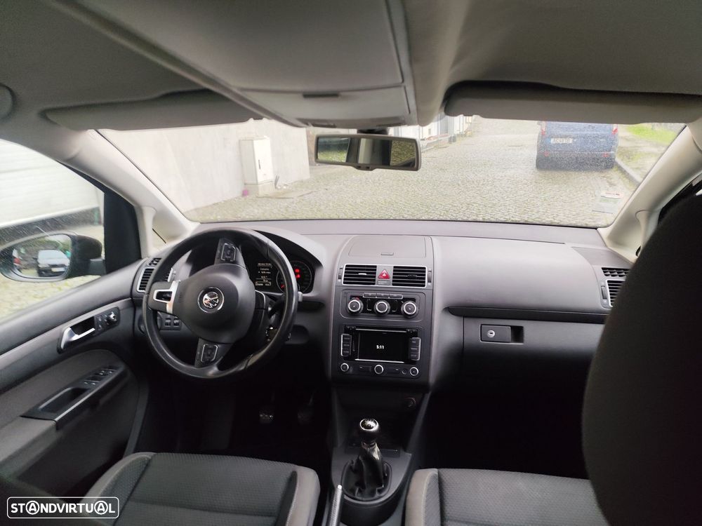 VW Touran 1.6 TDI DPF BlueMotion Highline - 3