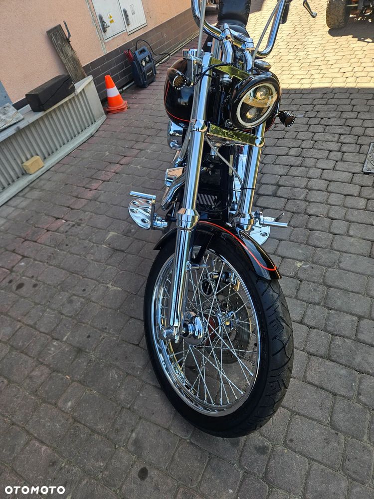 Harley-Davidson Dyna Wide Glide - 30