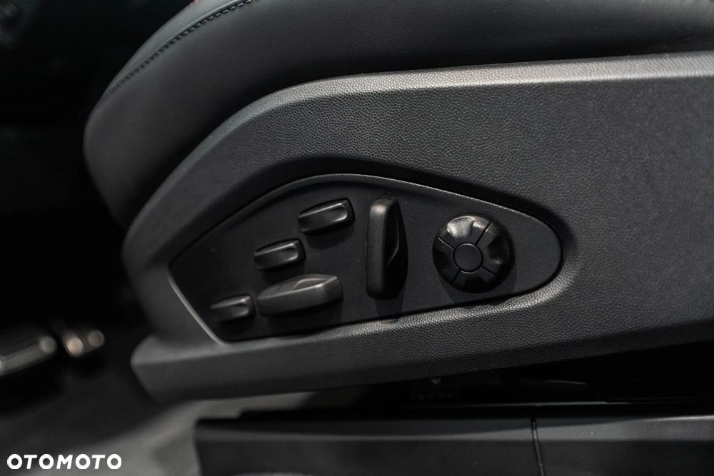 Porsche Macan - 34