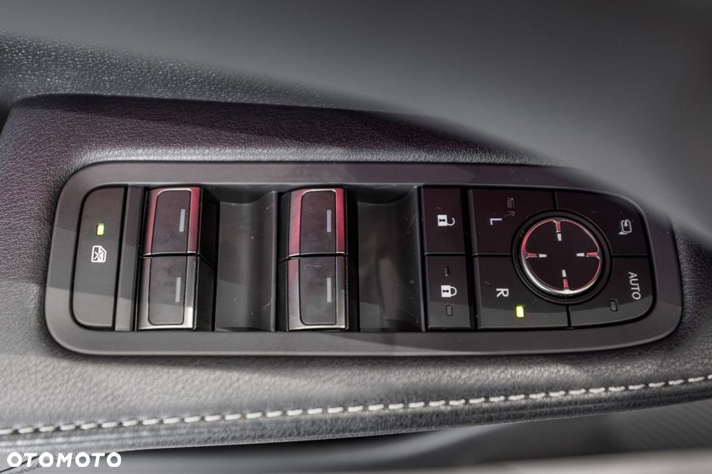 Lexus RX - 30