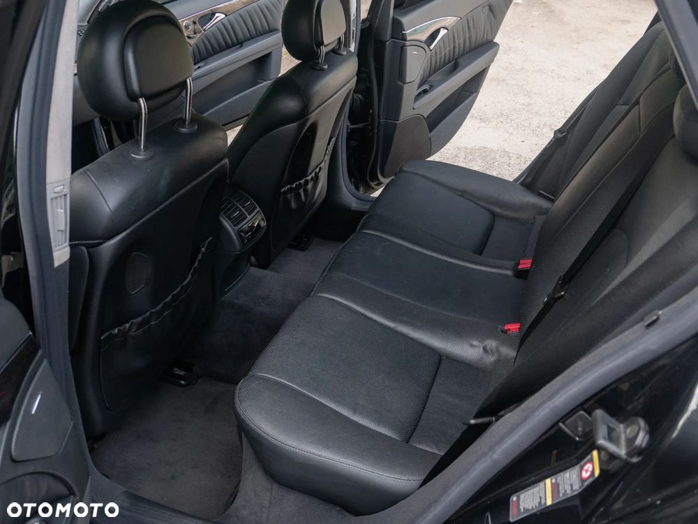 Mercedes-Benz Klasa E 500 4-Matic T Avantgarde - 19