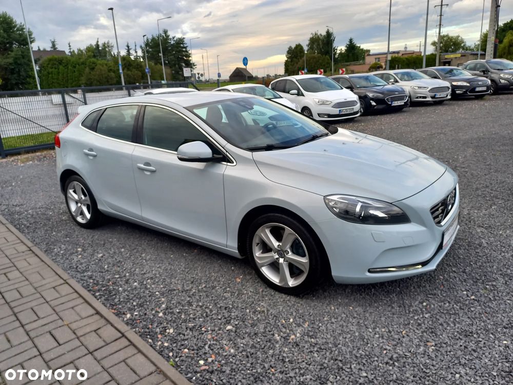 Volvo V40 D3 Momentum - 9
