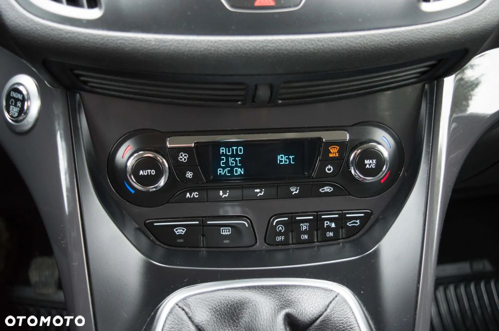 Ford Kuga 2.0 TDCi 2x4 Titanium - 23