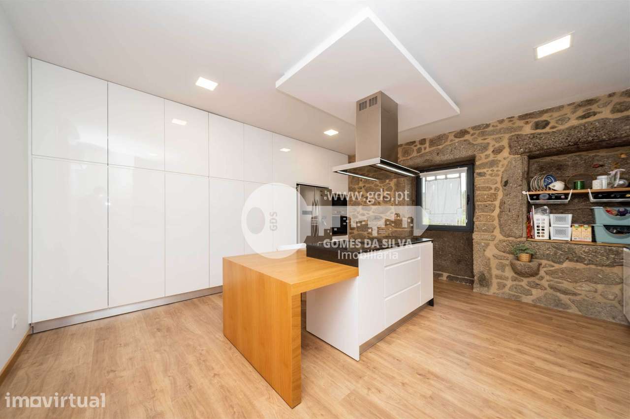 Quinta T6+1 com Piscina | Terreno de 6.231 m² em  Vila Verde - Grande imagem: 3/42
