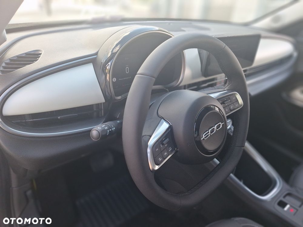 Fiat 600 1.2 Turbo La Prima eDCT - 4