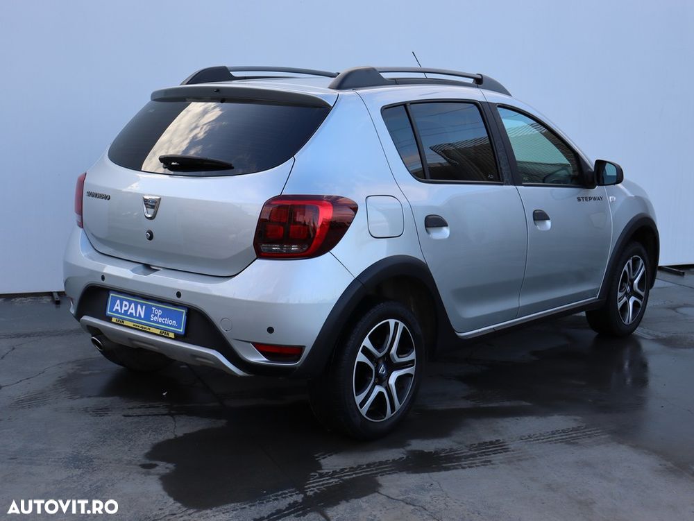 Dacia Sandero Stepway TCe 90 MT6 Comfort - 4