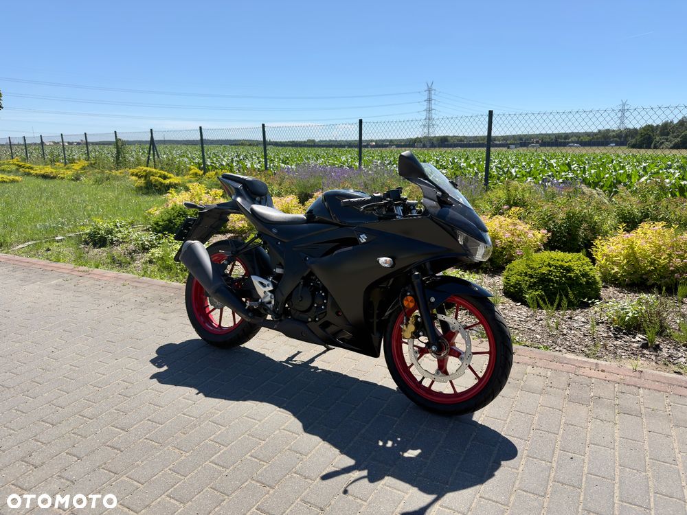 Suzuki GSX-R - 1