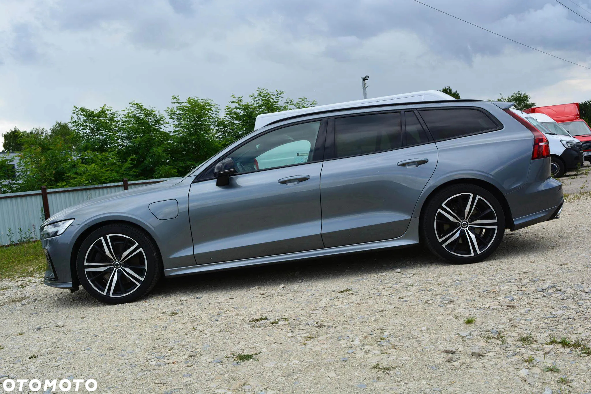 Volvo V60 T8 AWD Plug-In Hybrid R-Design - 8