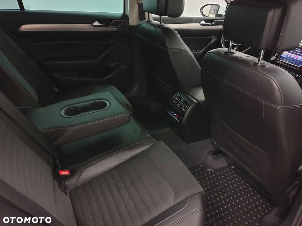 Volkswagen Passat 2.0 TDI BMT Highline - 26
