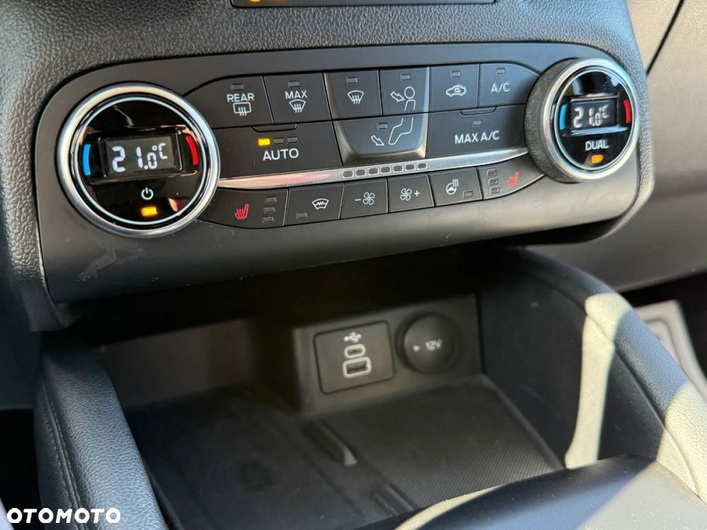 Ford Kuga 2.0 EcoBlue 4x4 COOL&CONNECT - 29