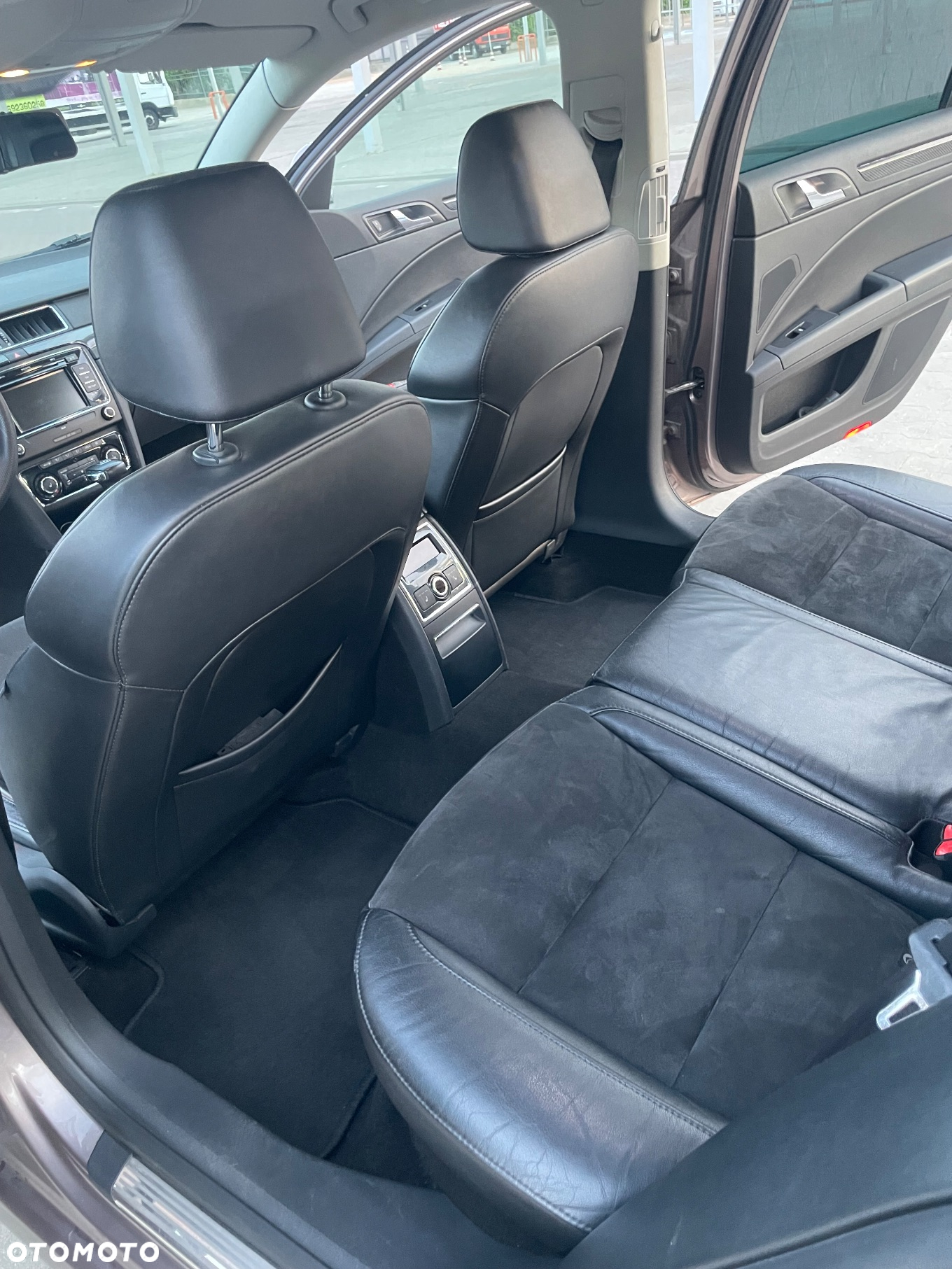 Skoda Superb 2.0 TDI Elegance DSG - 22