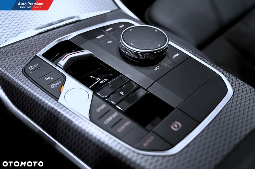 BMW Seria 3 330i xDrive M Sport - 10