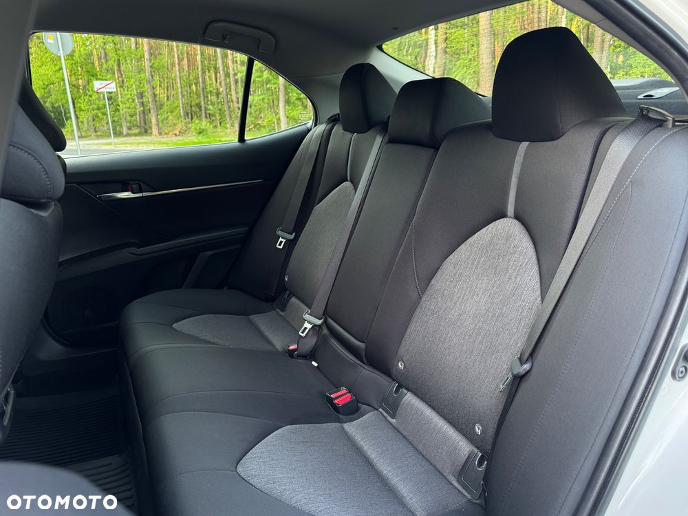 Toyota Camry 2.5 Hybrid Comfort CVT - 12