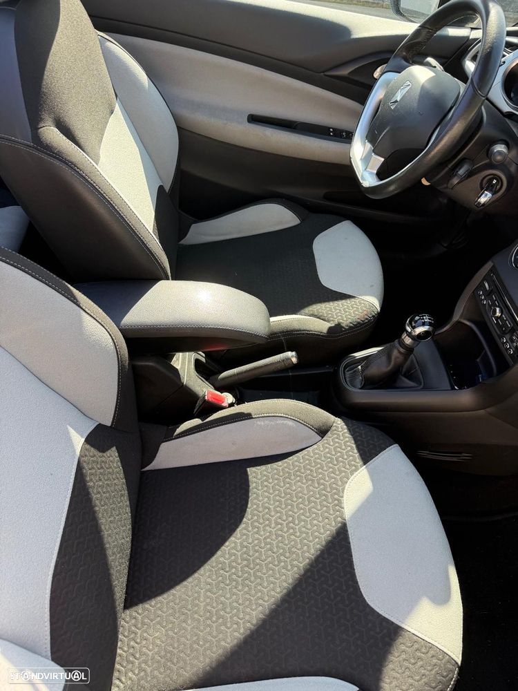 Citroën DS3 Cabrio 1.2 VTi So Chic - 4