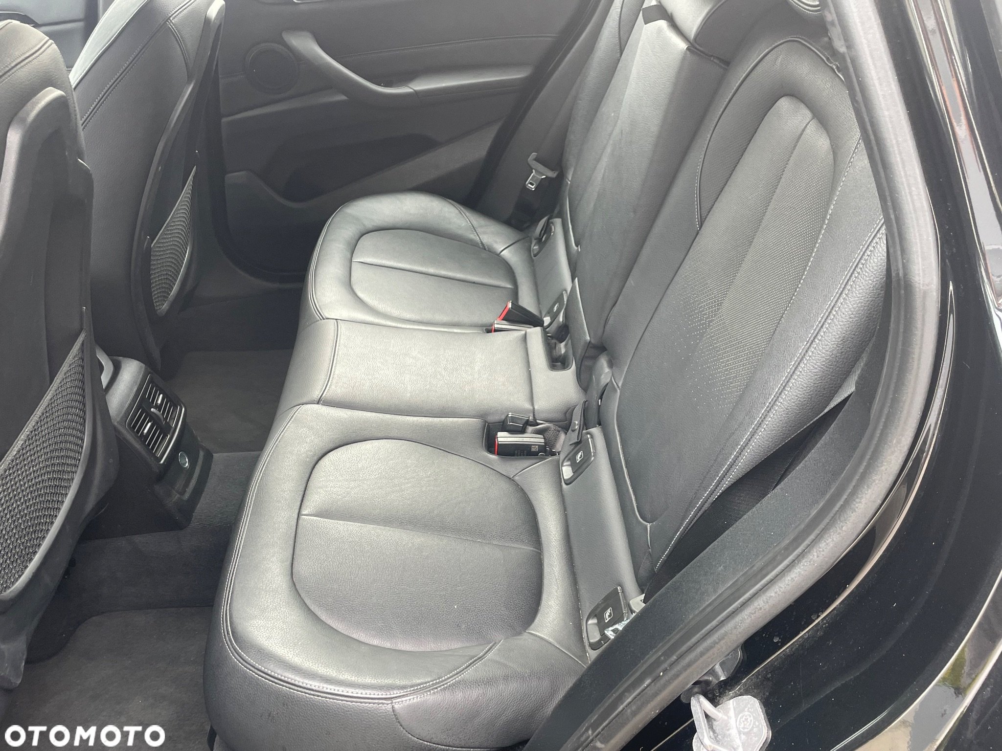 BMW X1 xDrive20i Advantage - 6