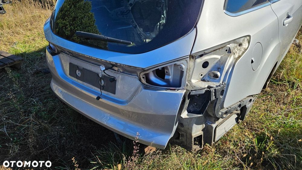 Ford Focus MK3 Kombi Klapa bagażnika W KOLOR - 2