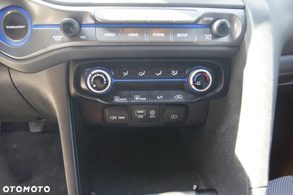 Hyundai Veloster - 13