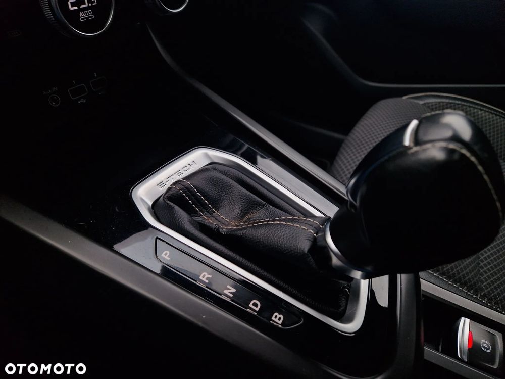 Renault Arkana 1.6 E-TECH Zen MMT - 22