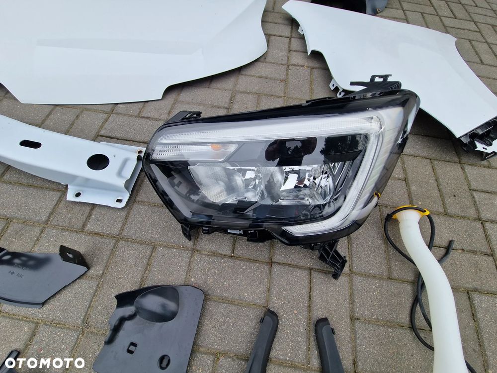 MASKA BŁOTNIK ZDERZAK LAMPY RENAULT MASTER IV - 26