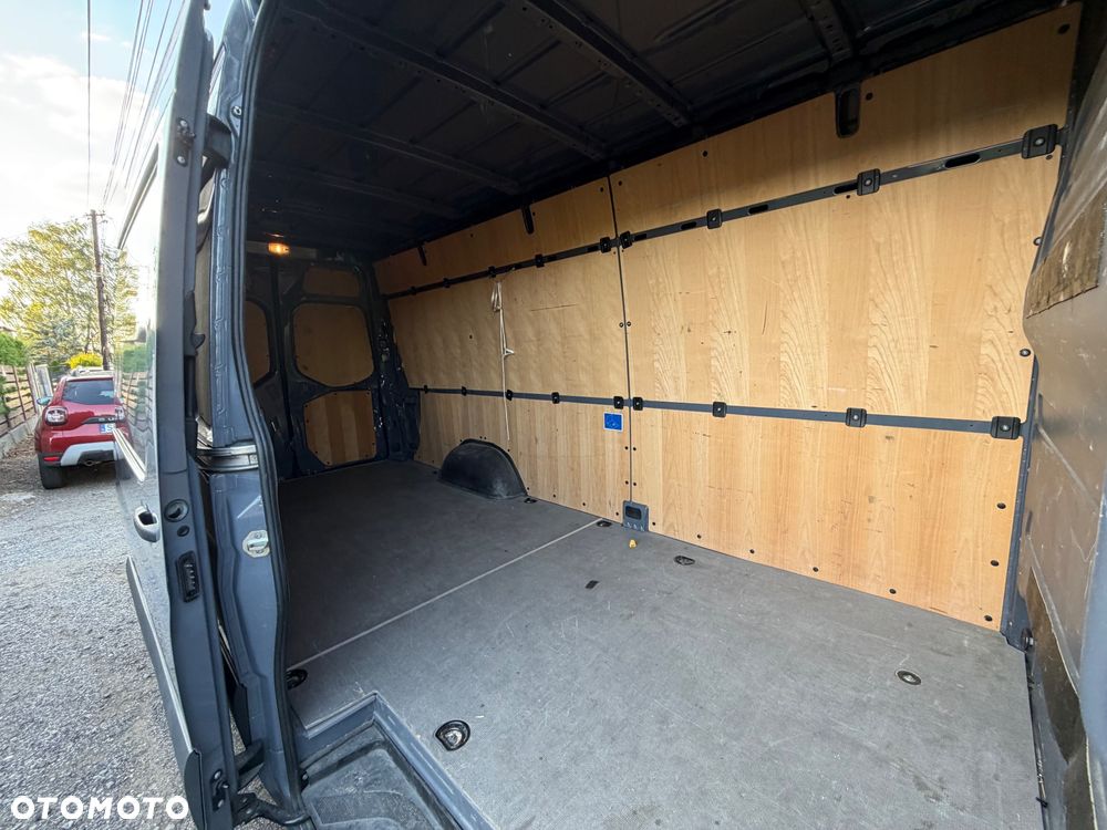 Mercedes-Benz Sprinter - 28