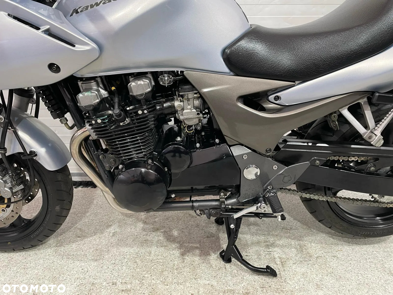 Kawasaki ZR - 9