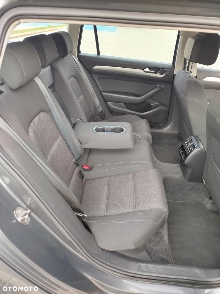 Volkswagen Passat Variant 1.6 TDI (BlueMotion Technology) Comfortline - 26