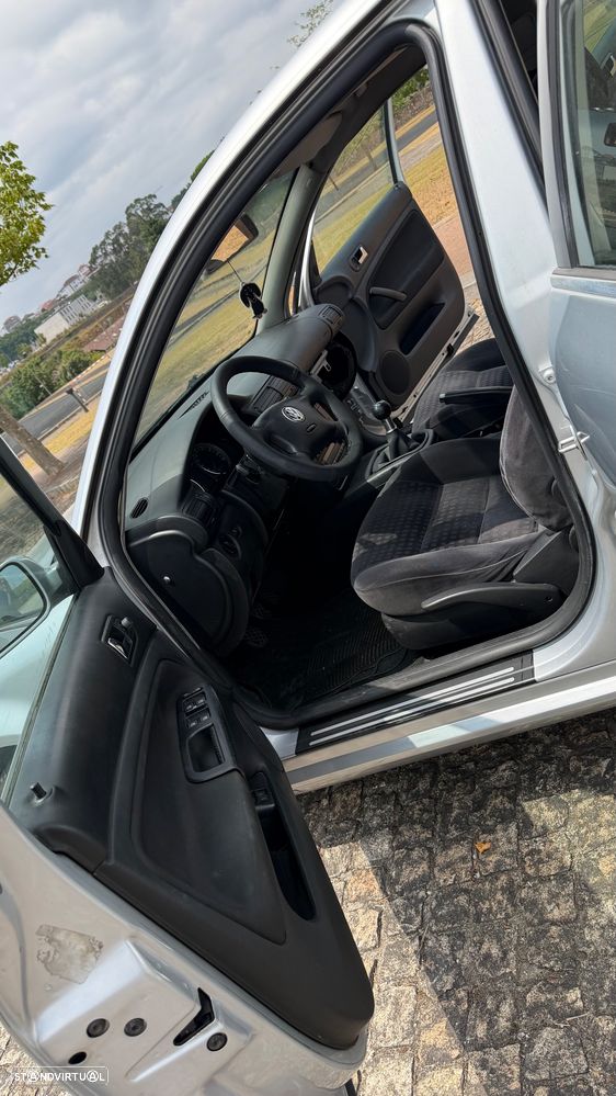 VW Passat 1.9 TDi Trendline - 8