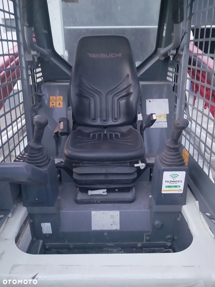 Takeuchi TL8 - 11