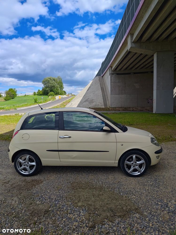 Lancia Ypsilon 1.3JTD Platino - 17