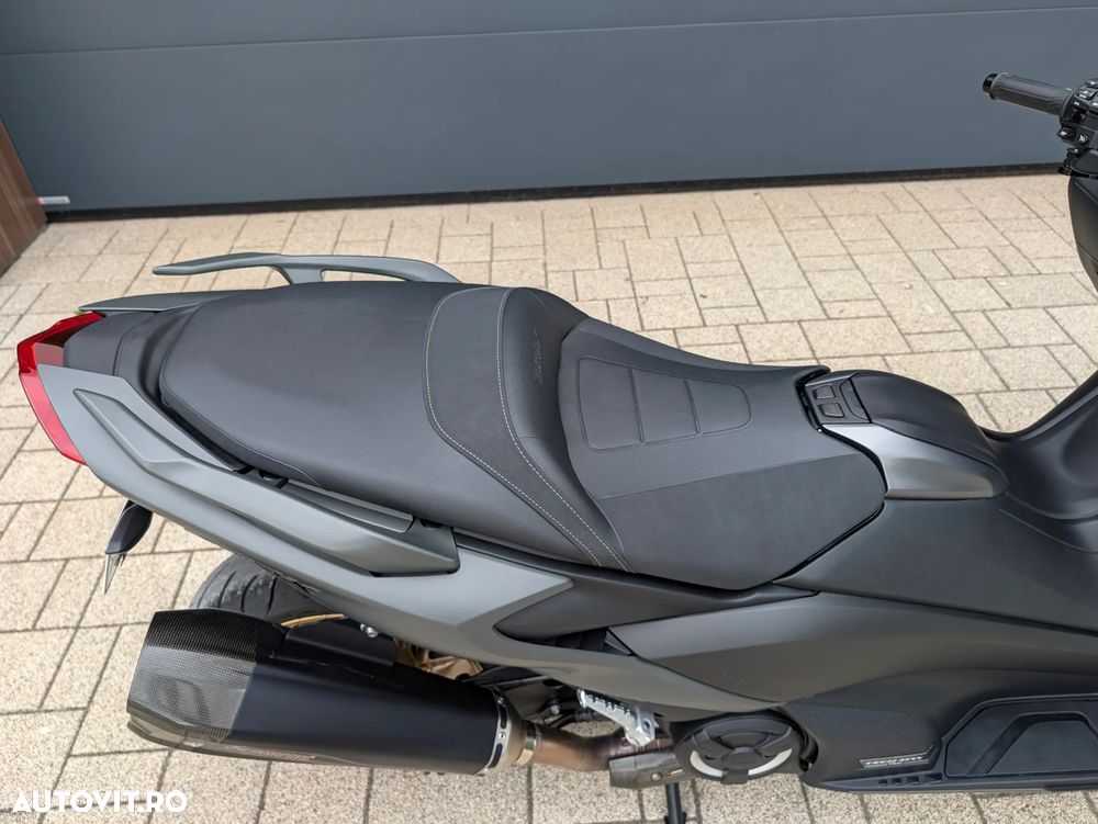 Yamaha TMAX 560 - 12