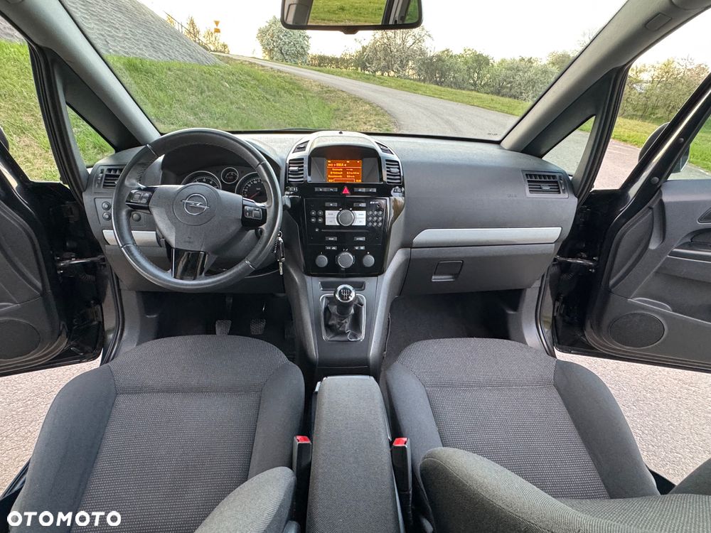 Opel Zafira 1.8 Family - 22
