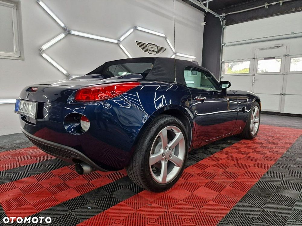 Pontiac Solstice - 8