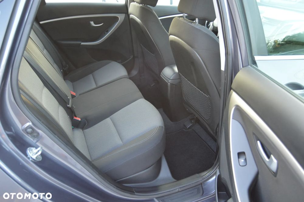 Hyundai i30 blue 1.6 GDI YES Gold - 6