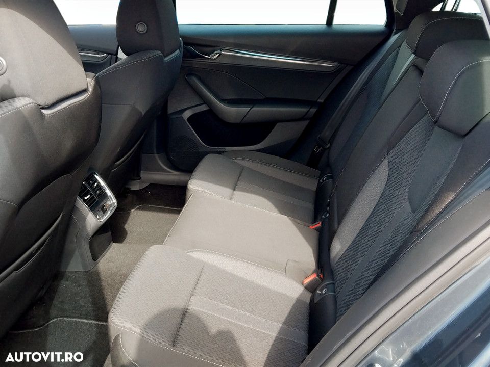 Skoda Octavia Combi Diesel 2.0 TDI DSG Ambition - 21