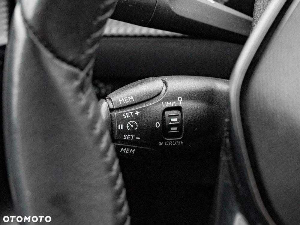 Peugeot 208 1.2 PureTech Active Pack S&S - 19
