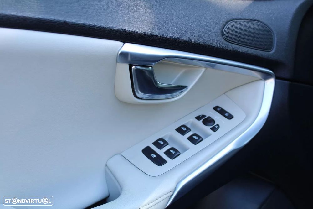 Volvo V40 1.6 D2 Momentum Eco - 12