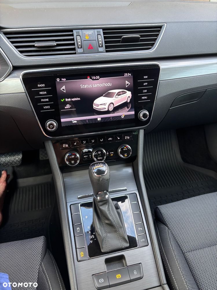 Skoda Superb 2.0 TDI SCR Style DSG - 16