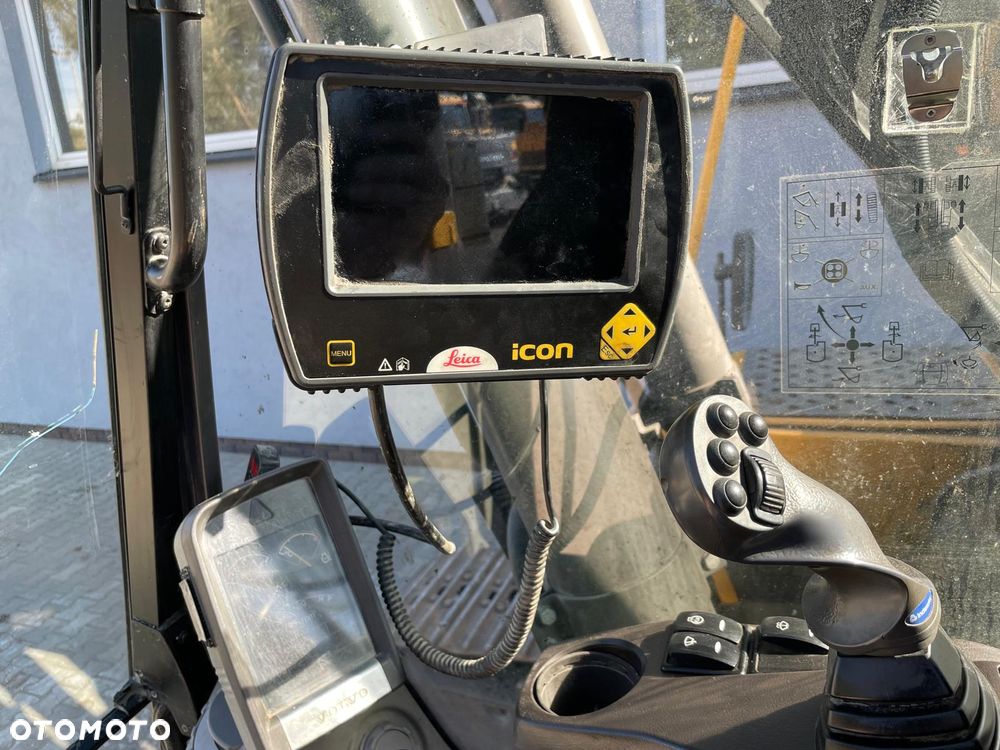 Volvo EC220DL - 10