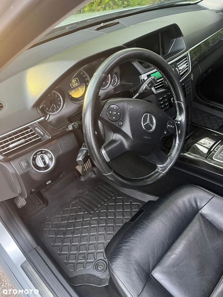 Mercedes-Benz Klasa E 220 CDI BlueEff Avantgarde - 21