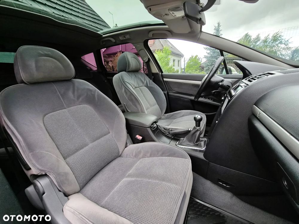 Peugeot 407 - 12