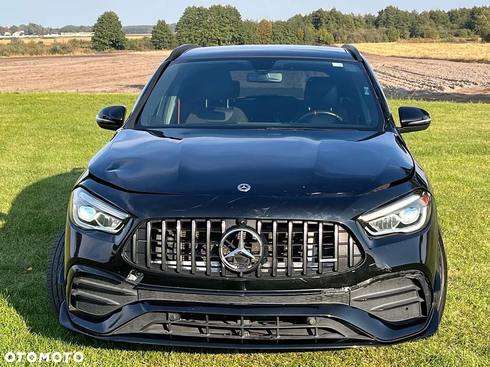 Mercedes-Benz GLA - 11