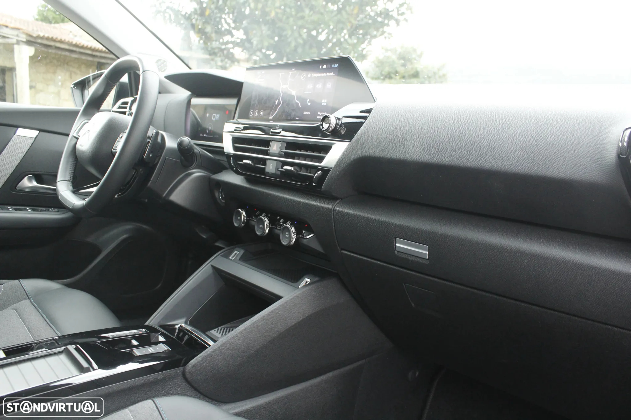 Citroën C4 BlueHDi 130 Stop&Start EAT8 SHINE - 22