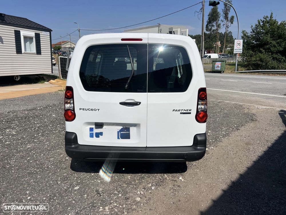 Peugeot e partner van eletrica longa 3 lugares bateria propria - 8