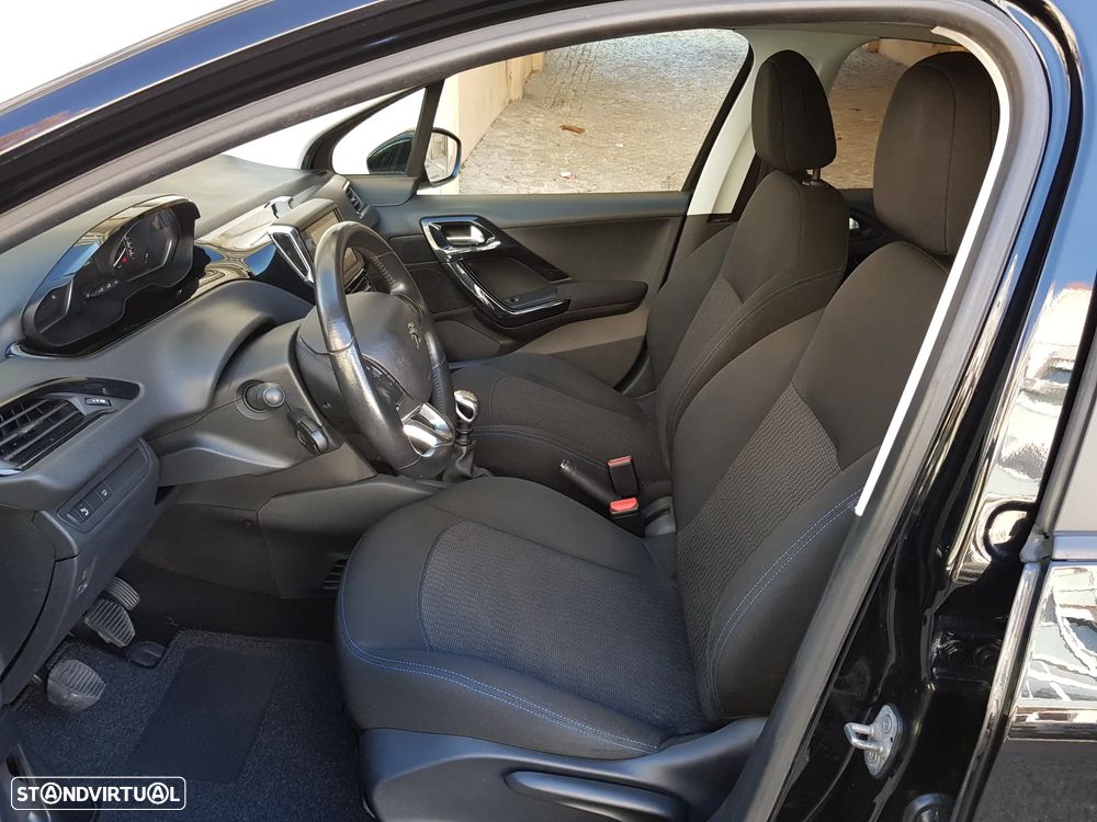 Peugeot 208 1.5 BlueHDi Signature - 28