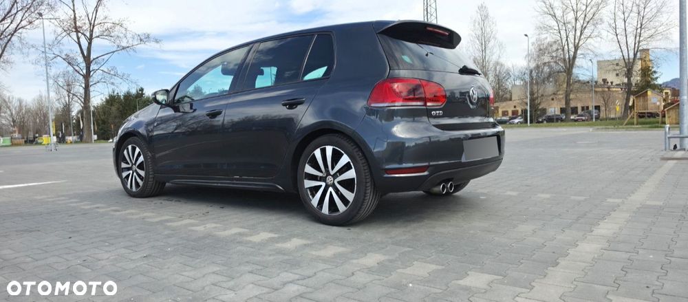 Volkswagen Golf 2.0 TDI GTD - 12