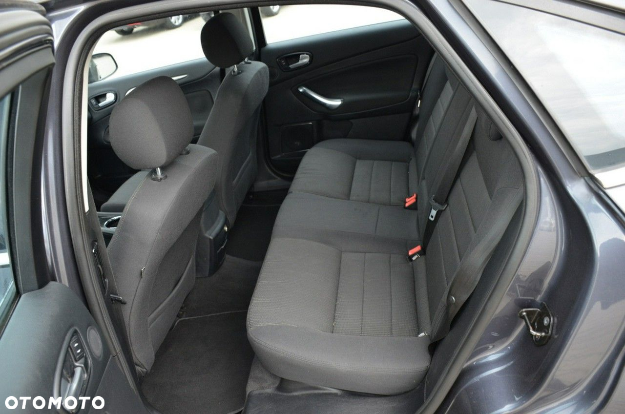 Ford Mondeo - 24