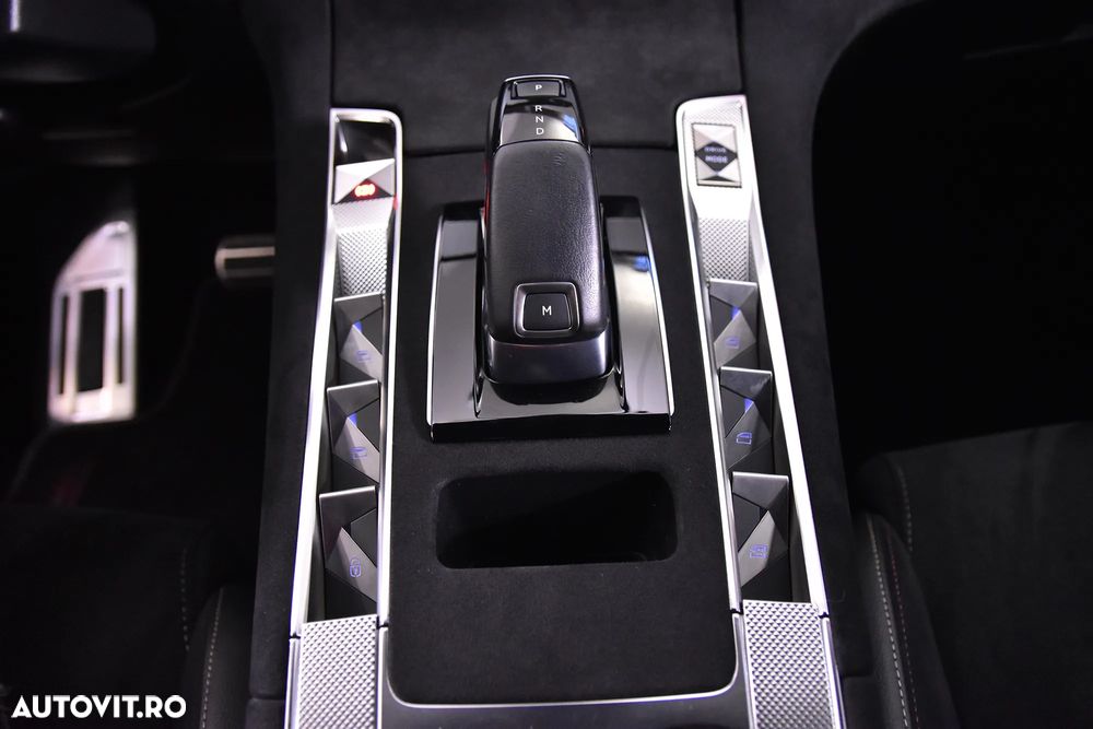 DS Automobiles DS 7 Crossback - 17