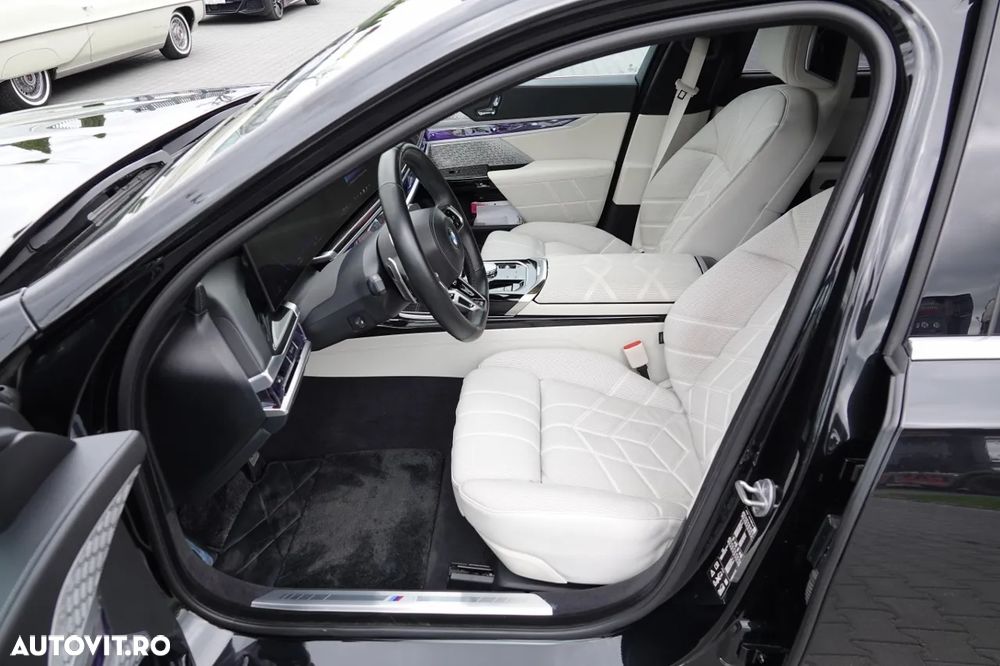 BMW Seria 7 730d xDrive MHEV - 21